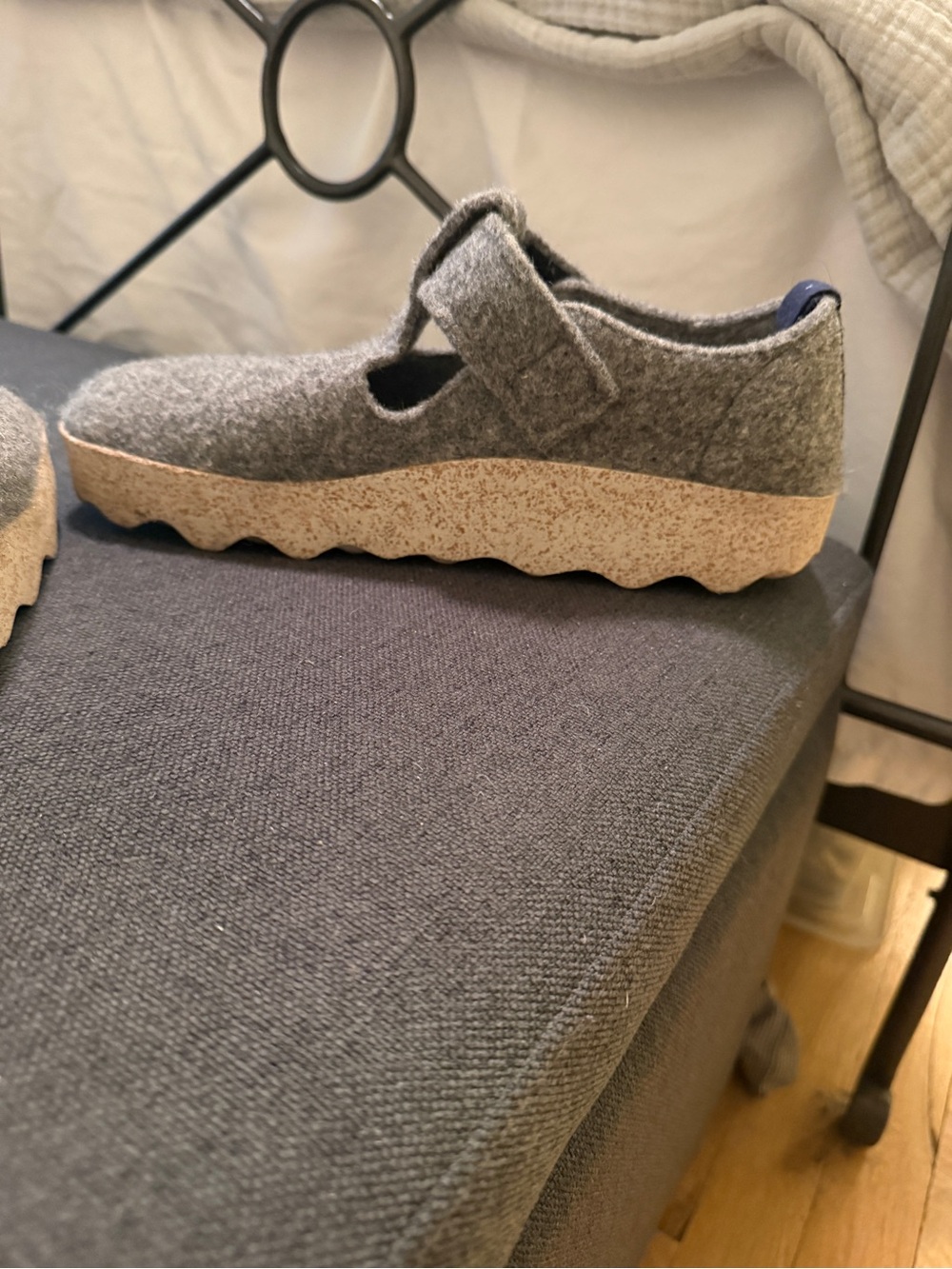 Women's Gray Felt Mary Jane Slip-On Slippers with Velcro Strap